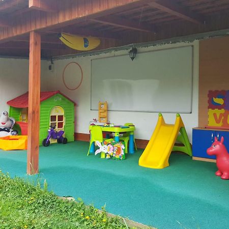 Yoyo Zurli Park Hotel Resicabánya Kültér fotó