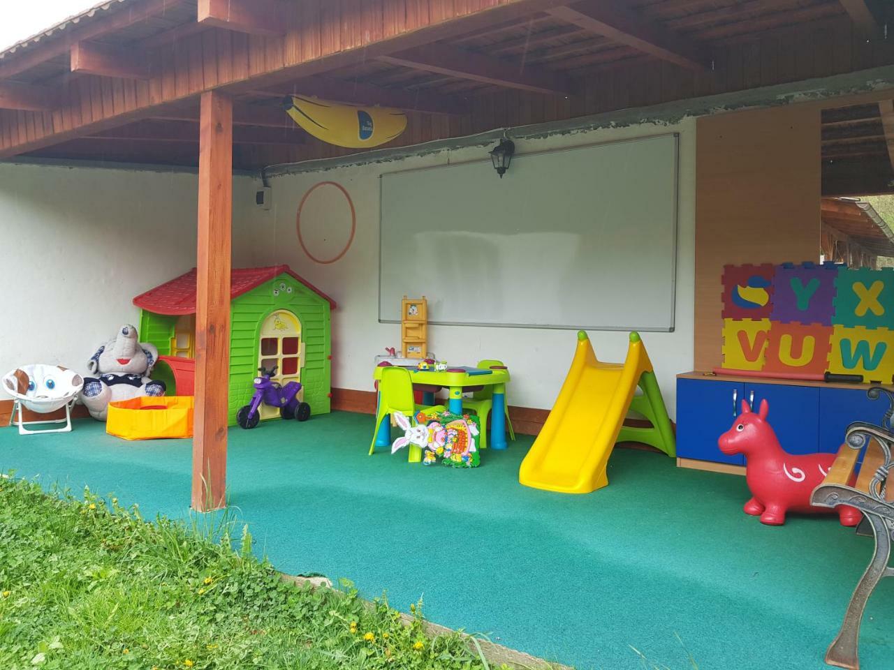 Yoyo Zurli Park Hotel Resicabánya Kültér fotó